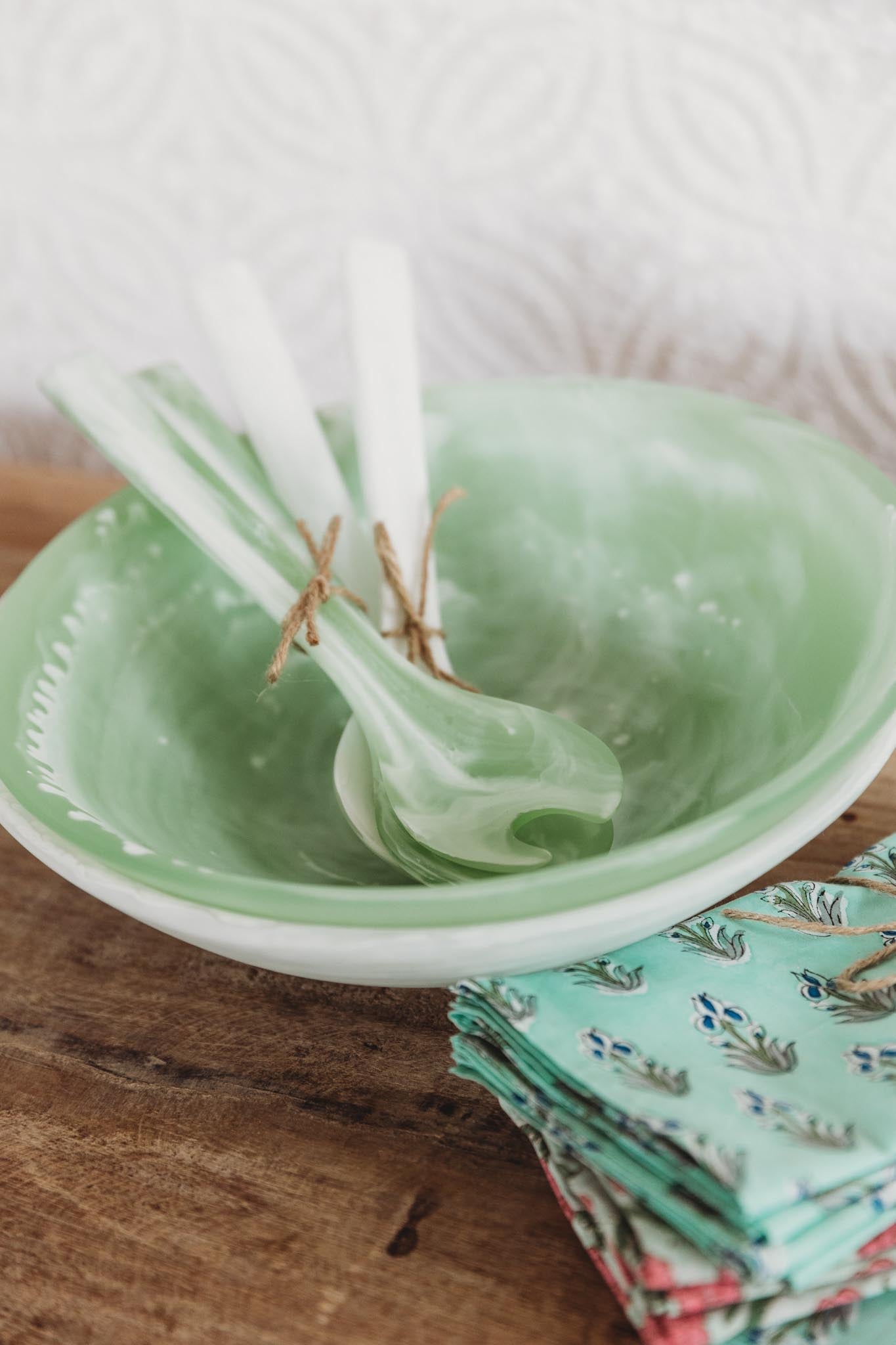 Resin everyday bowls - mint swirl