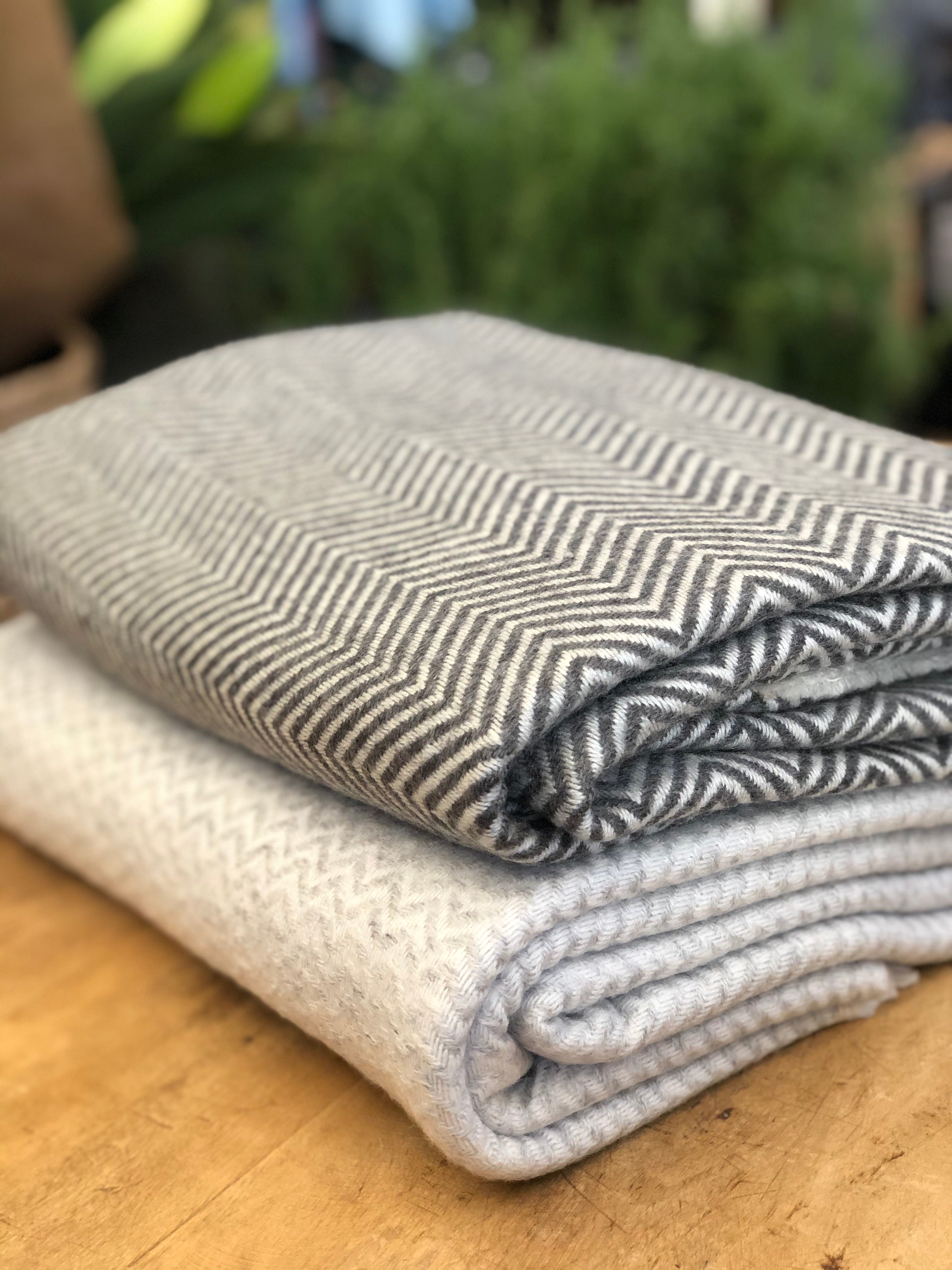 Cashmere and Wool Blanket - Soft Grey Herringbone